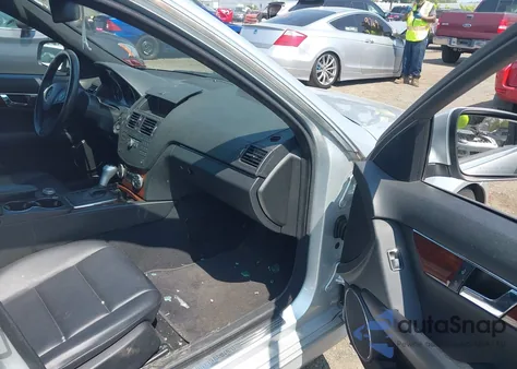 2009 Mercedes-Benz C 300 Luxury 4Matic/Sport 4Matic from USA, damaged, VIN WDDGF81X29R047665